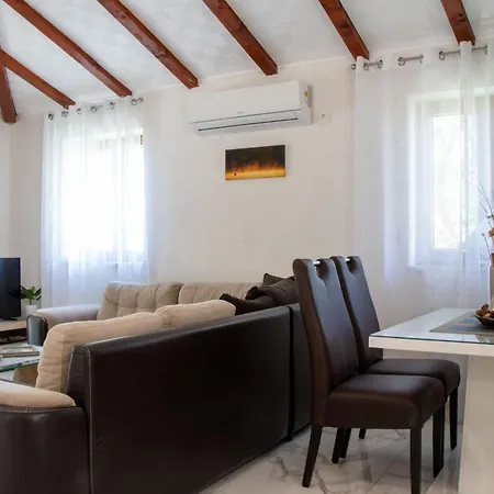 Semesterbostad Authentic Dalmatian Treasure Homes - House Stone *